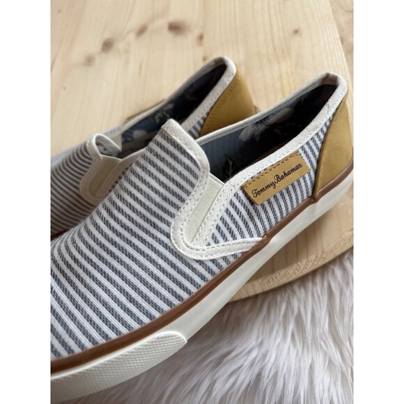 Tommy Bahama shoes - Picture 7 of 7